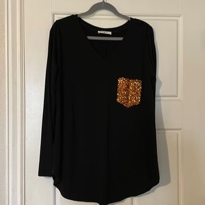Black long sleeve tee